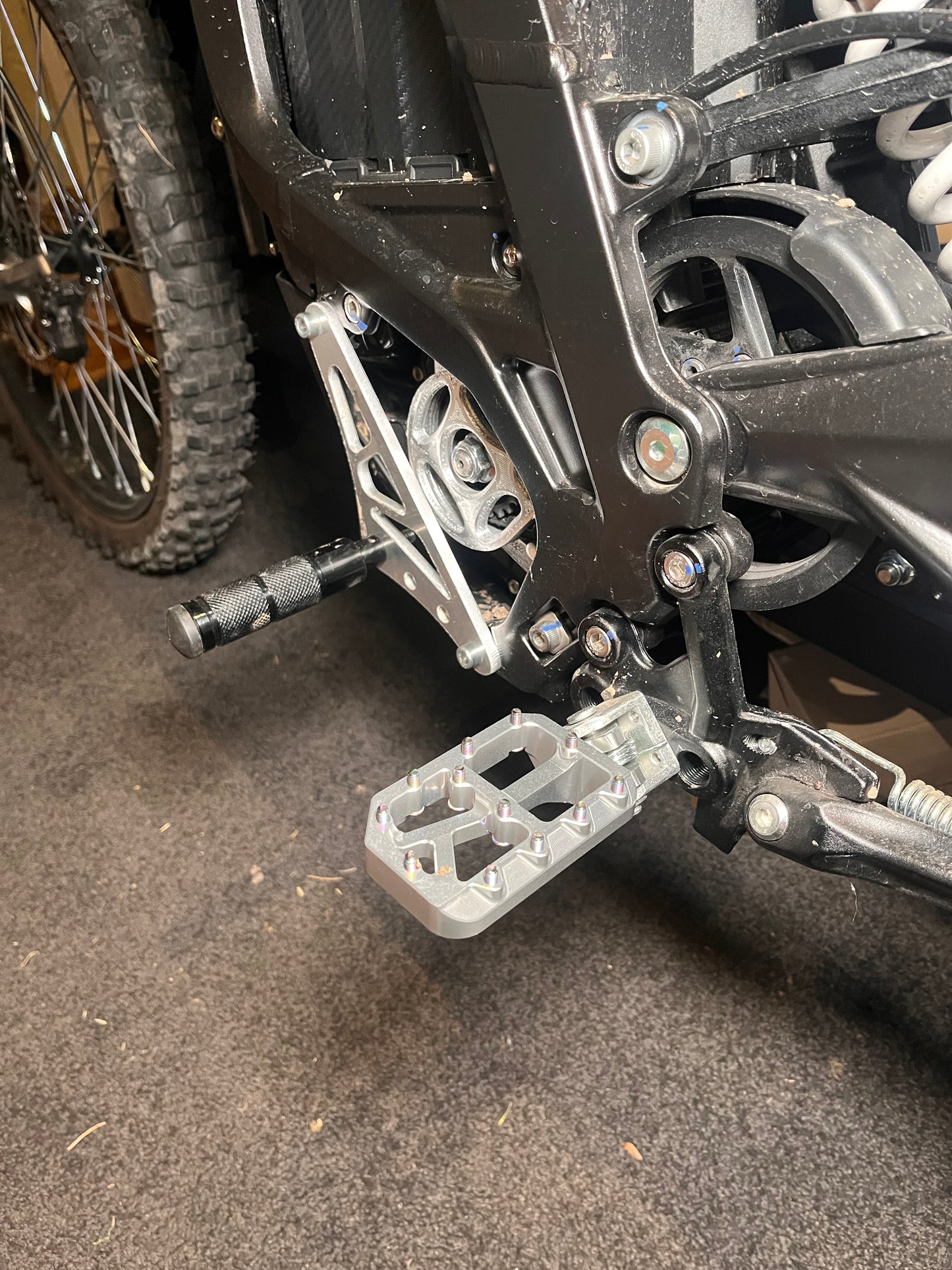 Wide Foot Pegs V1